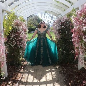 Gorgeous Emerald Green Corset Back Prom Dress